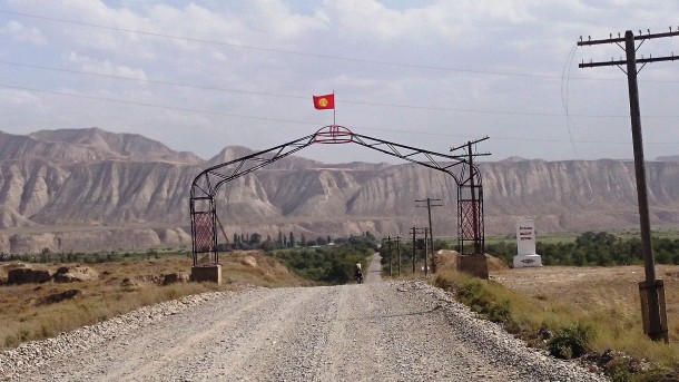 Poarta de intrare către Kîrgîzstanul deșertic.